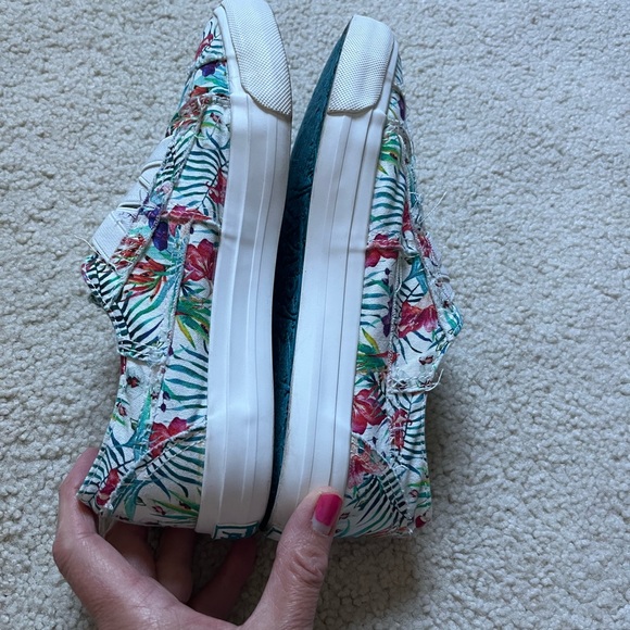 Floral Blowfish Canvas Sneakers. 6.5. EUC - Picture 4 of 4
